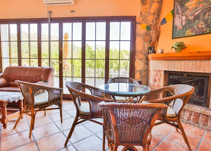 Rural Serrella فندق 2*